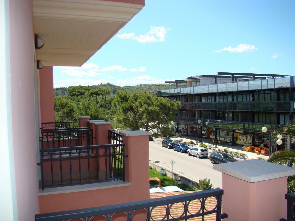 Il Casale Aparthotel Мартинсикуро Екстериор снимка